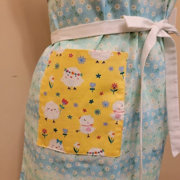 NWT Handmade Reversible Apron - Spring chicks and flowers - One Size - OOAK - Picture 4 of 4